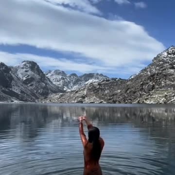 गोसइँकुण्ड। Gosainkunda bath