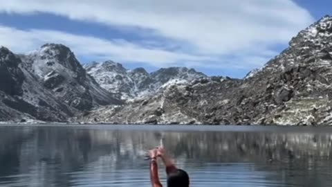 गोसइँकुण्ड। Gosainkunda bath