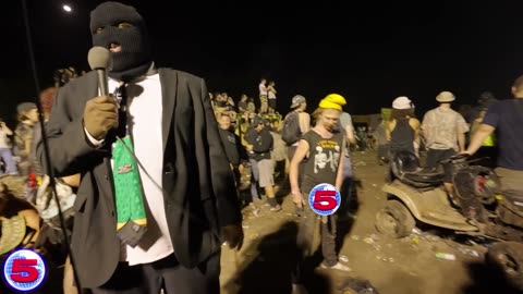Man Takes Longest P*ss Ever at Swampfest