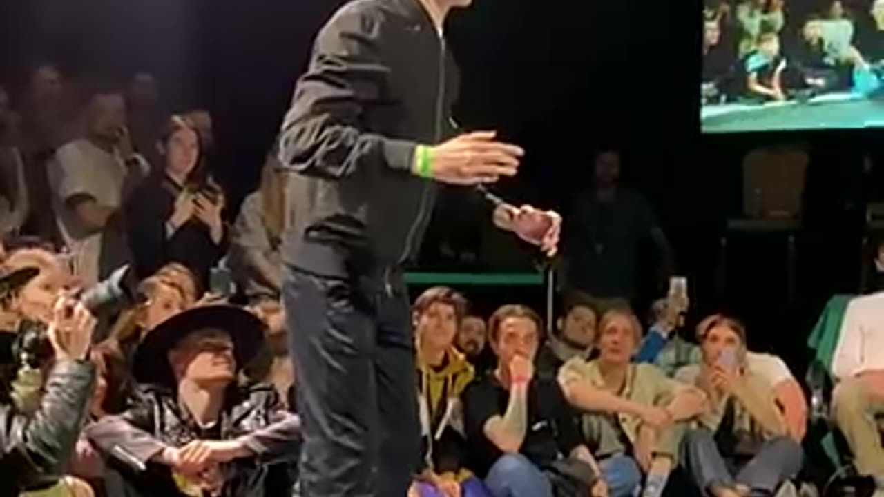 Breaking: Amazing Robot Dance Battle | Robot Vall