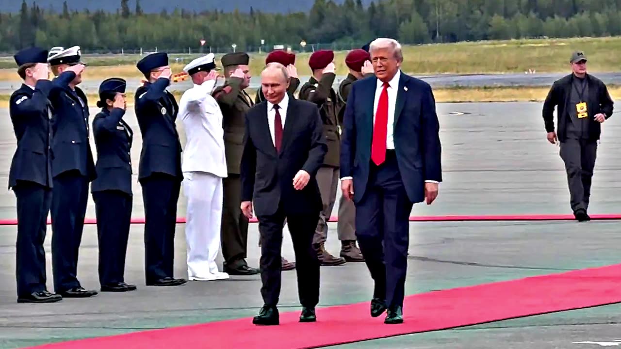 TRUMP FLEXES For Putin Visit💪
