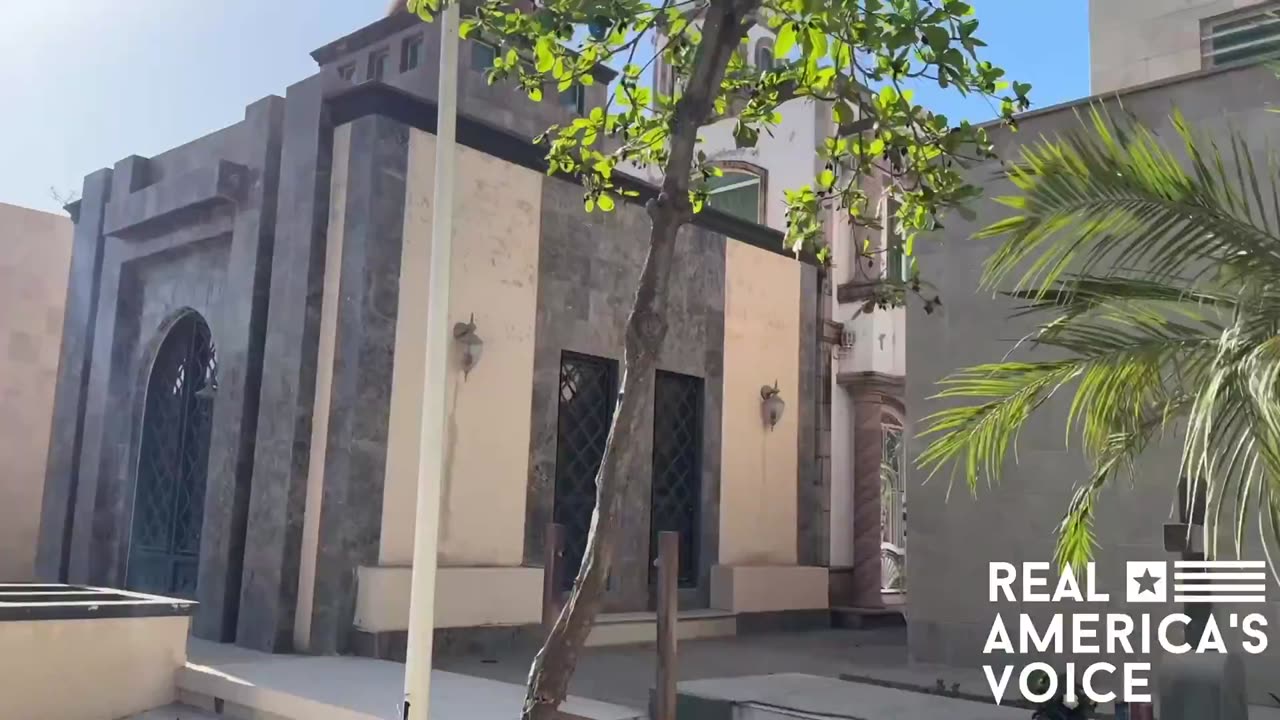Take a tour of a cartel cemetery❗Massive mausoleums for narco kingpins