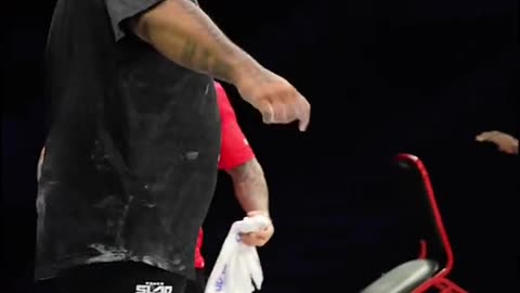 The most powerful knockout in combat history🤯
