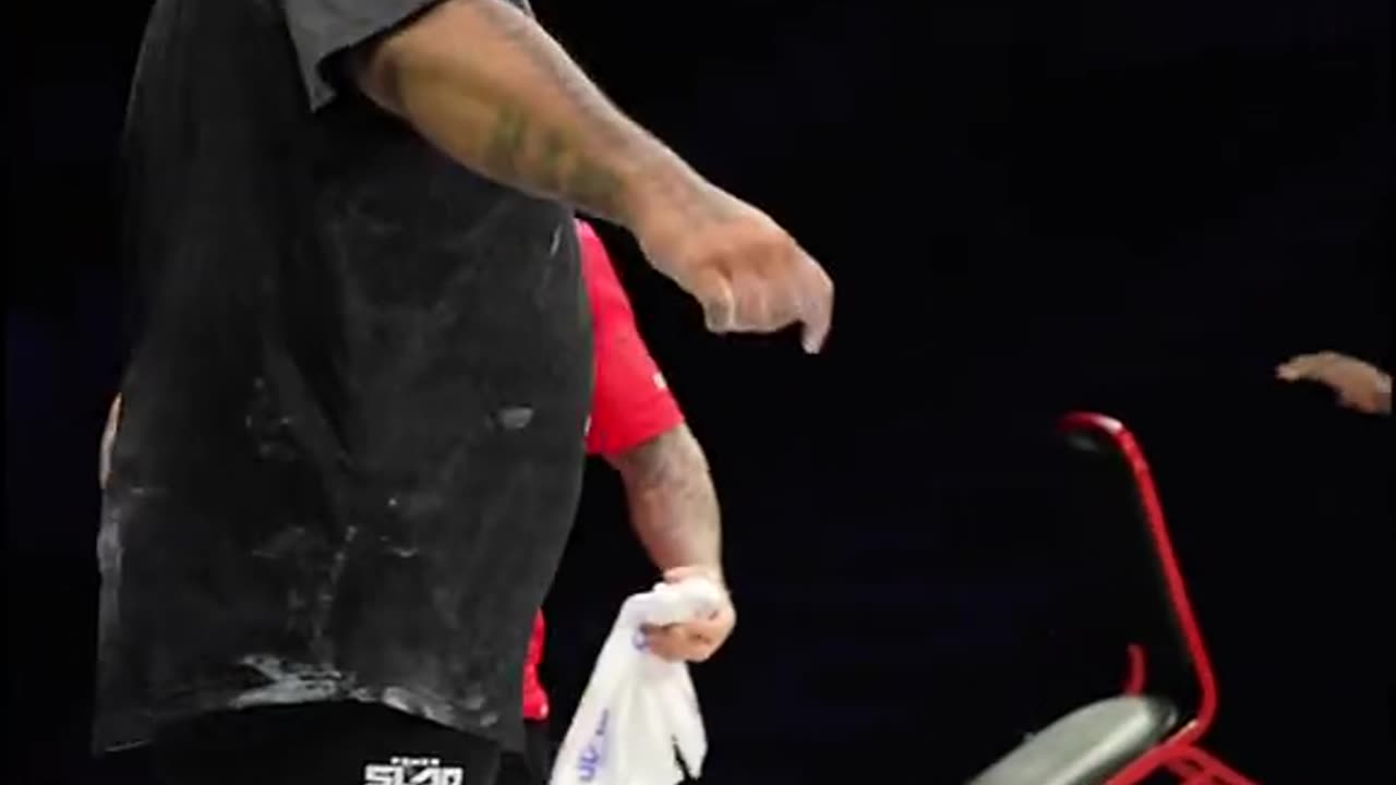 The most powerful knockout in combat history🤯