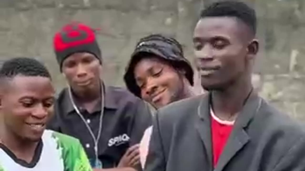 Eternal war: Samsung vs IPhone😁