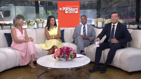 Robert De Niro Meets ‘The Wiggles’ With His 2-Year-Old Daughter