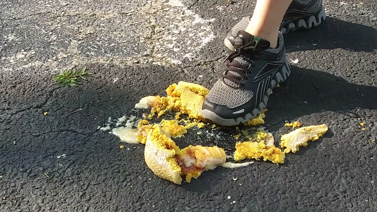 Running Over a Lemon Cake