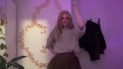 Great tgirl dancing like this