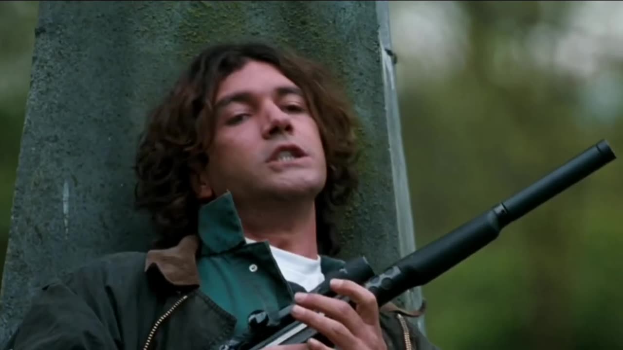 Assassins (1995) 🎬- Cemetery Shootout