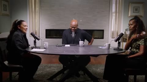 Michelle Obama Takes Bizarre Swipe At Barack