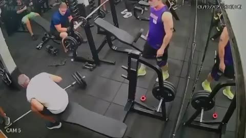 Man dies Brazil after he lost control of a barbell that came crashing down on his chest