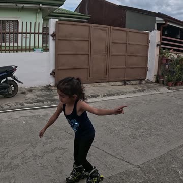 Learning to Rollerblade 🛼 | Fun Day with the Kids