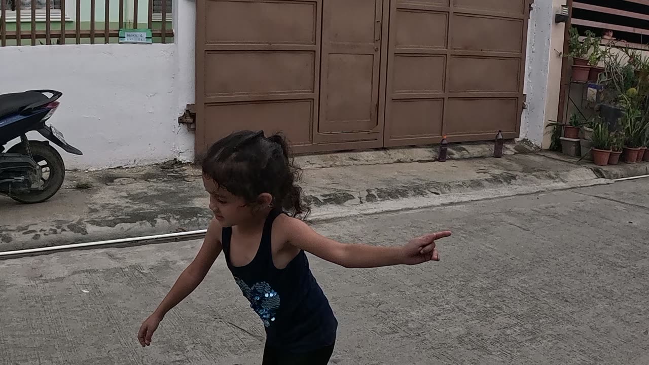 Learning to Rollerblade 🛼 | Fun Day with the Kids