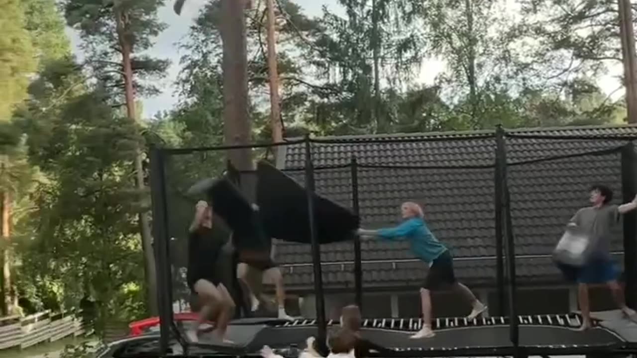Funny fails 🤣 watch till the end follow for more ☺️
