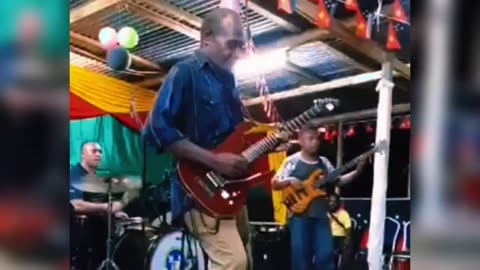 P2-UIF Legendary Lead Guitarist, John Warbat Live (PNG National Anthem Instrumental)