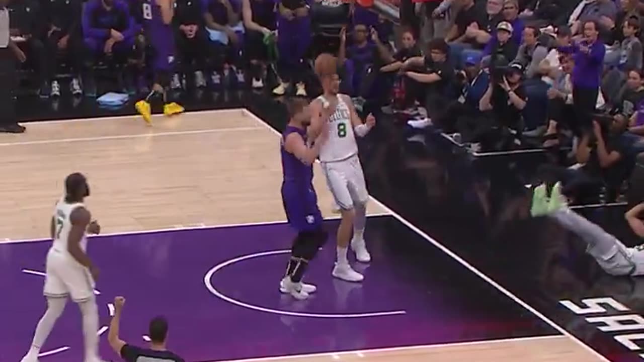 NBA - WHAT A PLAY BY KEON ELLIS 🤯🤯 STEALS IT THEN GETS THE CIRCUS AND-1 🎪