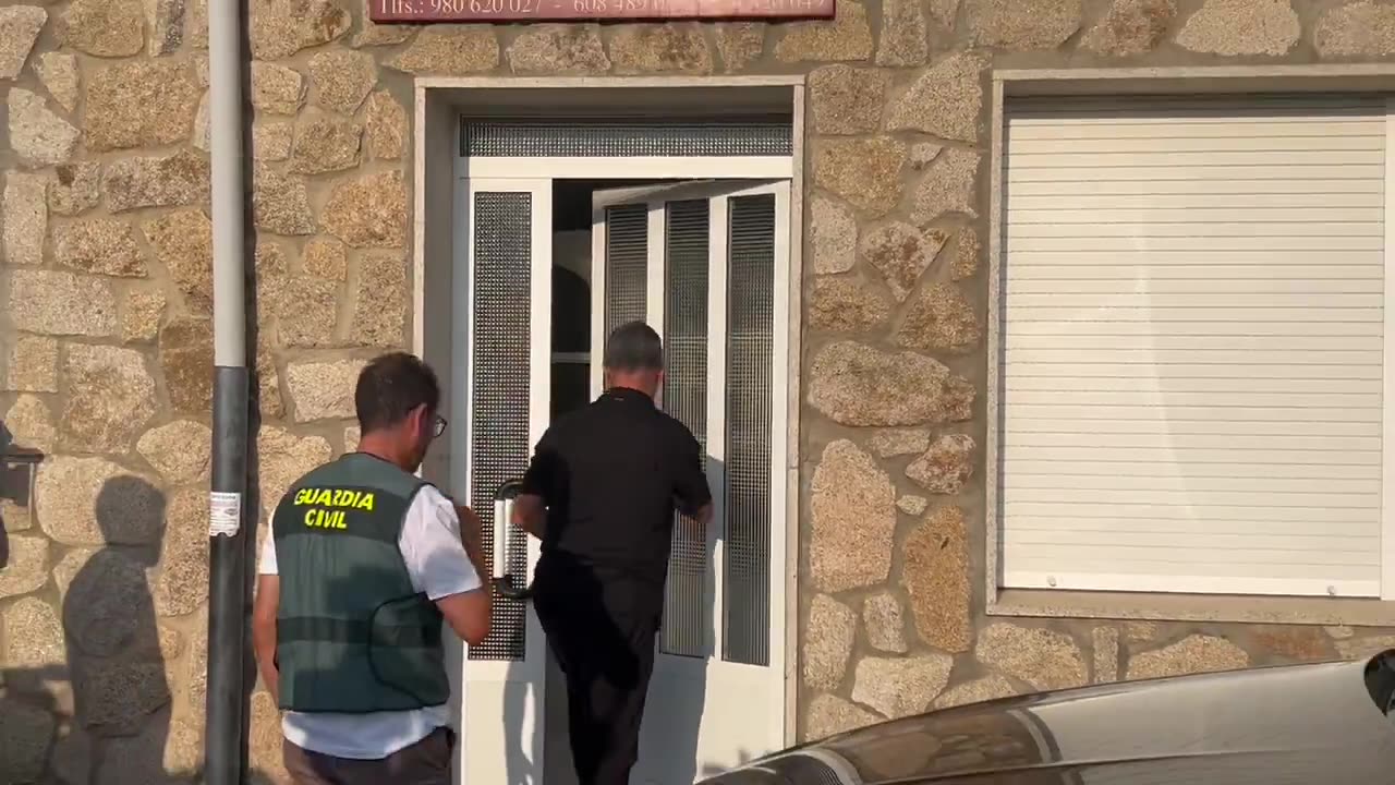 Jorge Mendes, Diogo Jota's agent, arriving at the funeral home in Puebla de Sanabria.