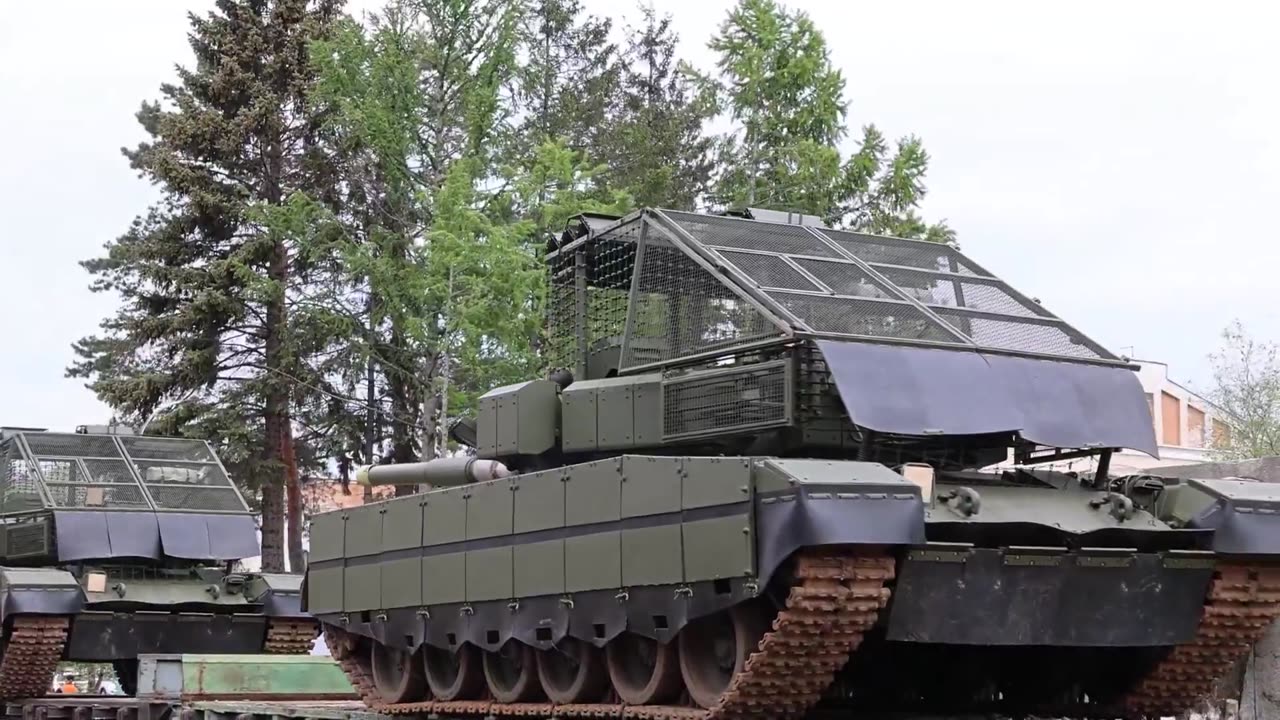 Uralvagonzavod Delivers Upgraded T-80BVM Tanks to Russian Military