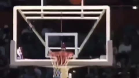 La extraña mecánica de tiro de Bill Cartwright