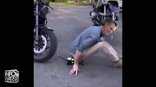 Gavin Newsom Pumps Up Falt Tire ... With His ASS!!!!