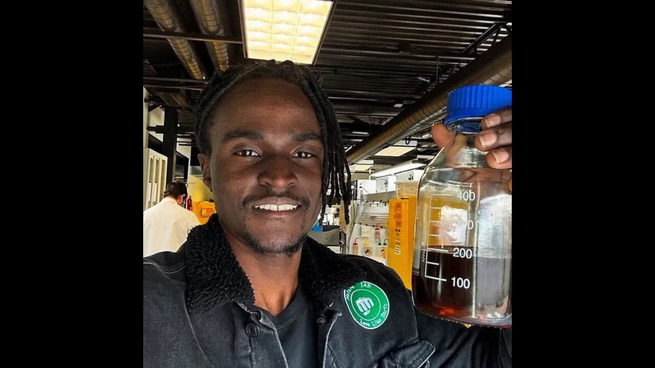 Desaparece el joven que creó un reactor para convertir plástico en gasolina