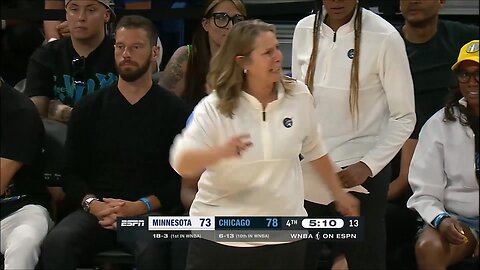 👀 TECH on Coach Reeve for 2nd STRAIGHT game in Minnesota Lynx loss vs Chicago Sky | WNBA basketball