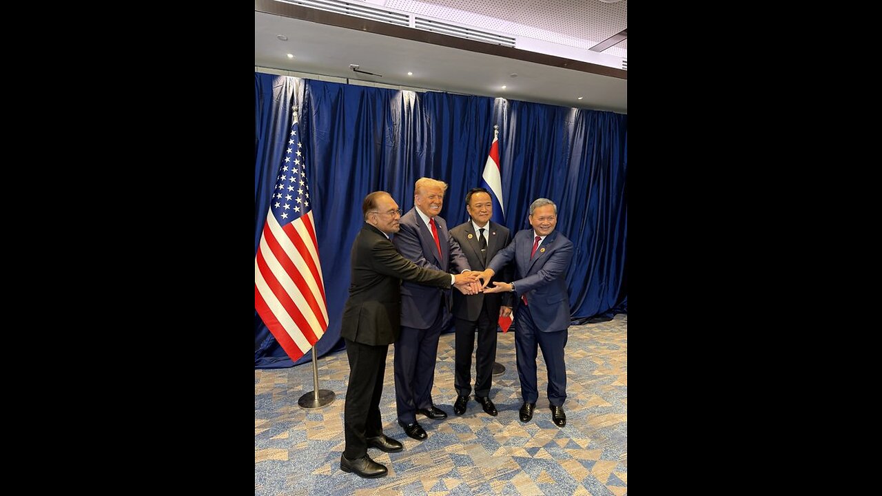 . @POTUS participates in a family photo with leaders at the ASEAN Summit in Kuala Lumpur, Malaysia