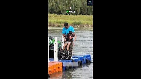 Young boy nails water jackpot on First Try in Japan — Dad’s Proud Reaction is Priceless!