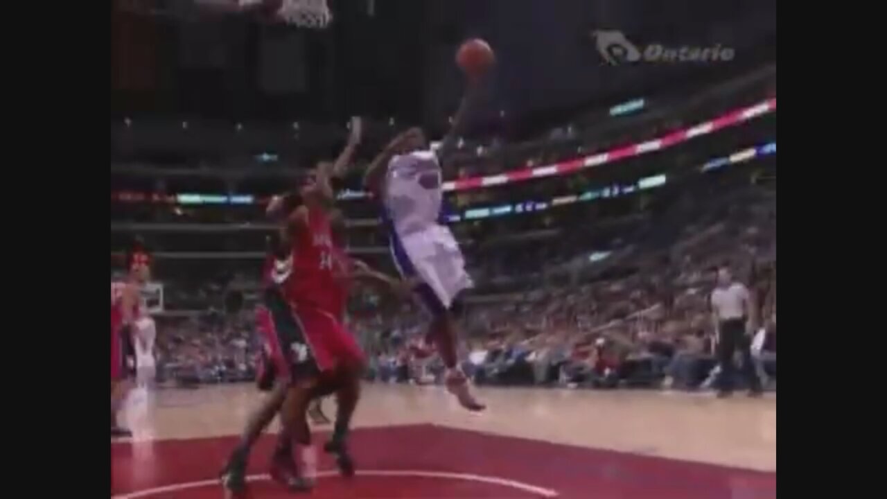 Elton Brand 21 Points 4 Ast 6 Blk Vs. Raptors, 2005-06.