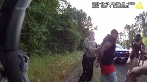 Bodycam video shows Texas officers capturing 2 escaped New Orleans inmates