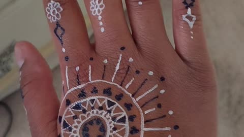 Cute henna!!