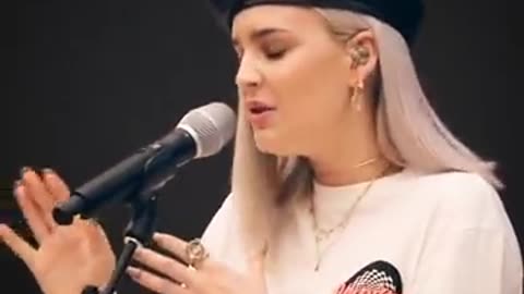 Rockabye – Anne-Marie, Clean Bandit & Sean Paul | Official Video HD