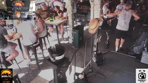 LIVE Music Everyday!