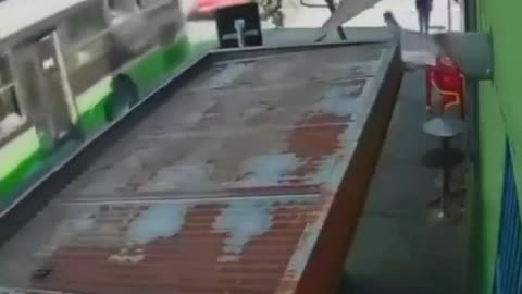 Phone Jack, Bus Ram
