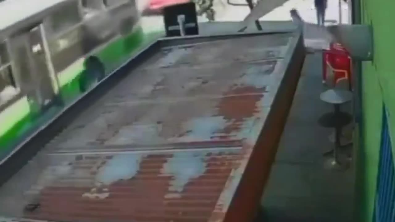 Phone Jack, Bus Ram