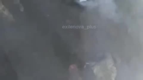 💥 An FPV drone attack on Russian UAVs operators moving along one of the logistics