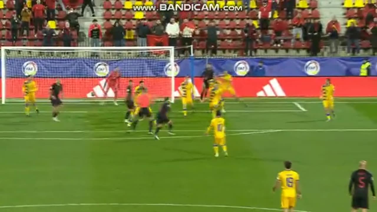 asllani flirton me golin, cfare shansi!