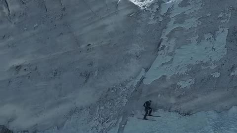 🌊🏔️ Andrzej Bargiel Skis Down Mount Everest Without Oxygen! | FeedMyCuriosity