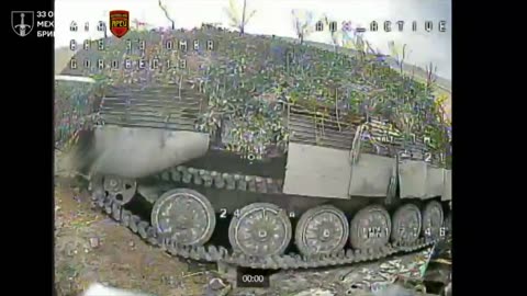 Russians Lose Tank and Multiple APCs While Trying to Cross Kazenny Torets River