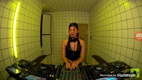 Its Mumbling Bumbling 🦆 Bot Sperging Agian 🤣😂