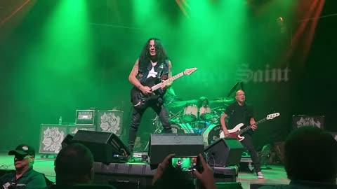 Armored saint ( live)