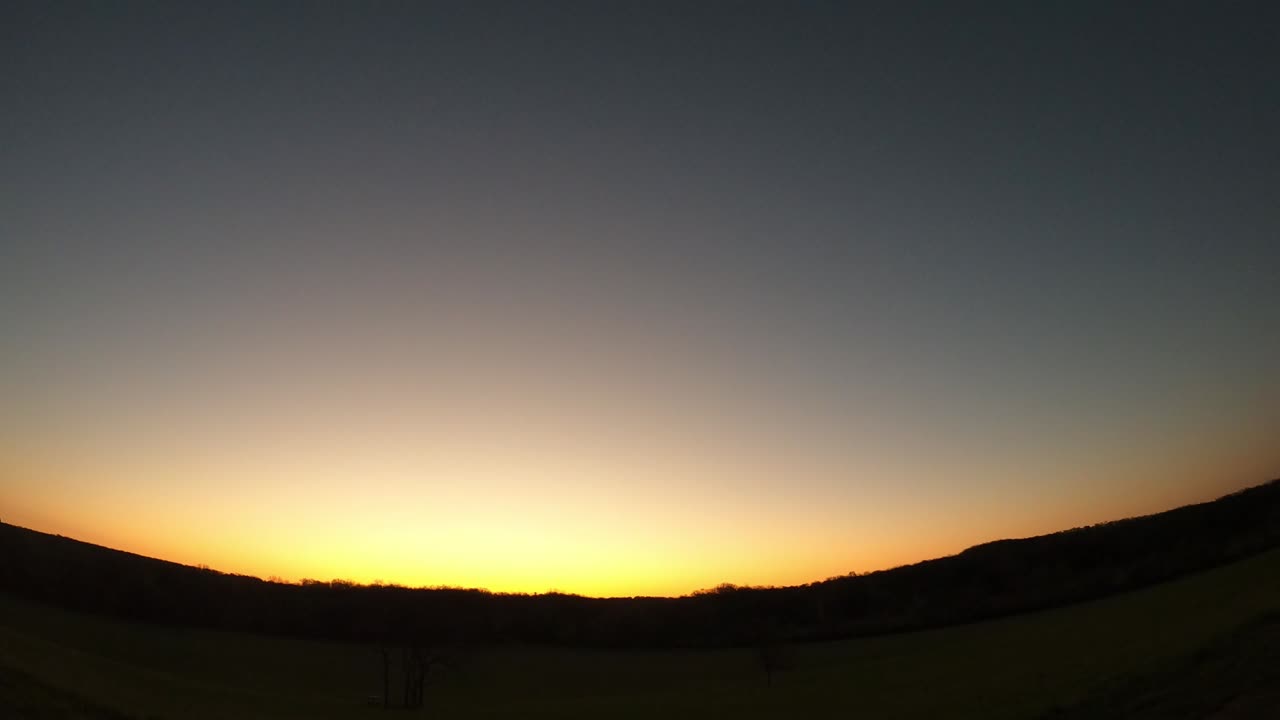 Sun ☀ Rise 4 15 25 43f/6c