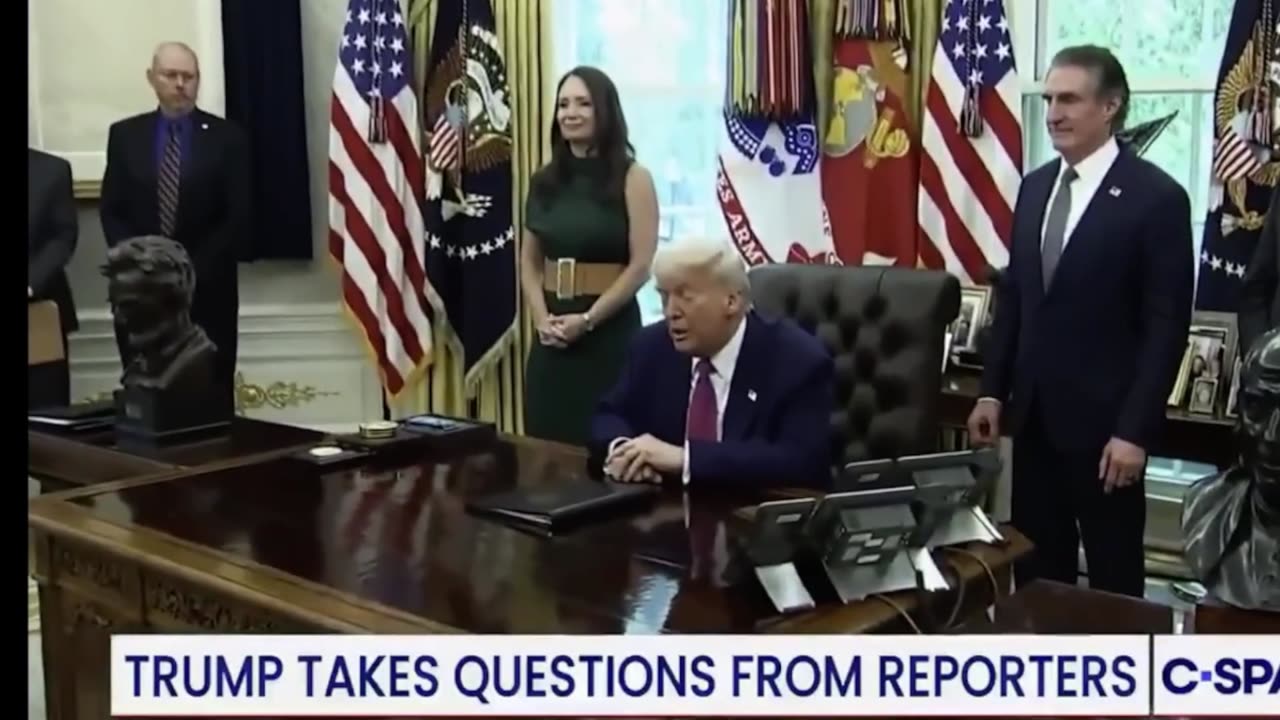 Trump in the oval office