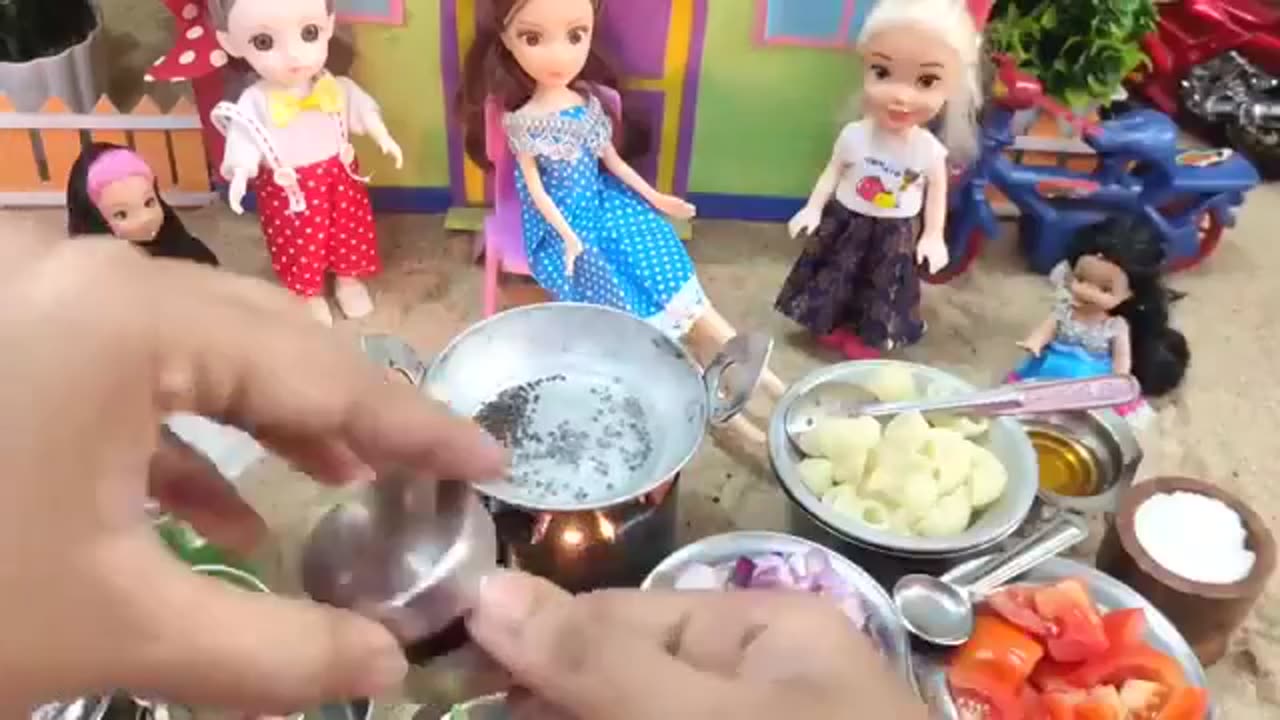 Dolls & Kitchen