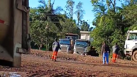 Hot air balloon crashes in Praia Grande, Brazil killing 8