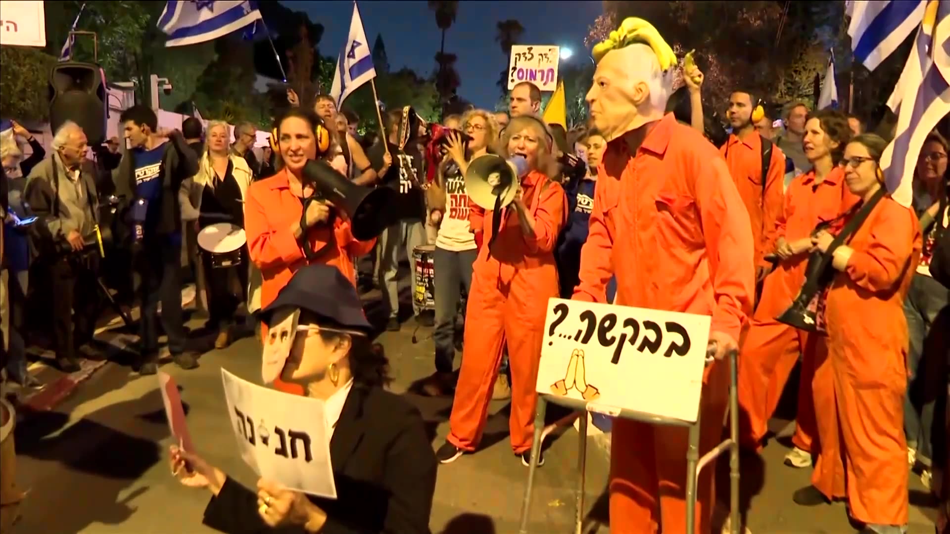 Israeli protesters denounce Netanyahus pardon bid
