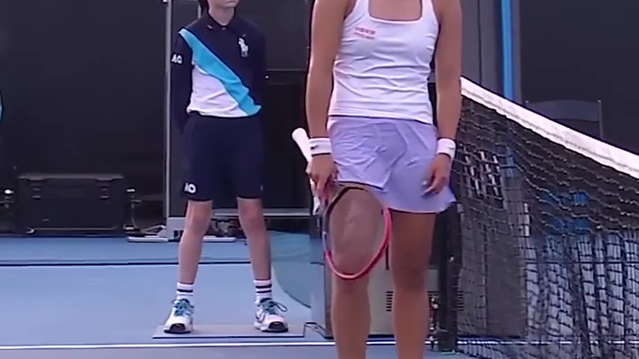 “Wind’s Crazy Trick Shot—Ball Flies Back Over the Net!”