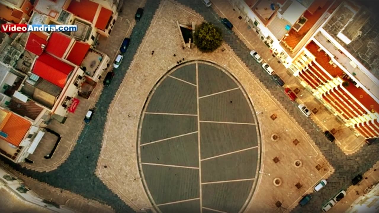 Andria: Fedez si esibisce in piazza Catuma