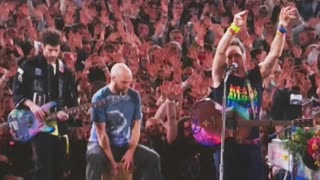 CLASSY MOVE BY COLDPLAY SENDING LOVE TO CHARLIE KIRK!!!❤️