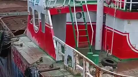🧠🌊 Mother Nature's Power: Ship Rolling in Chittagong! | FeedMyCuriosity